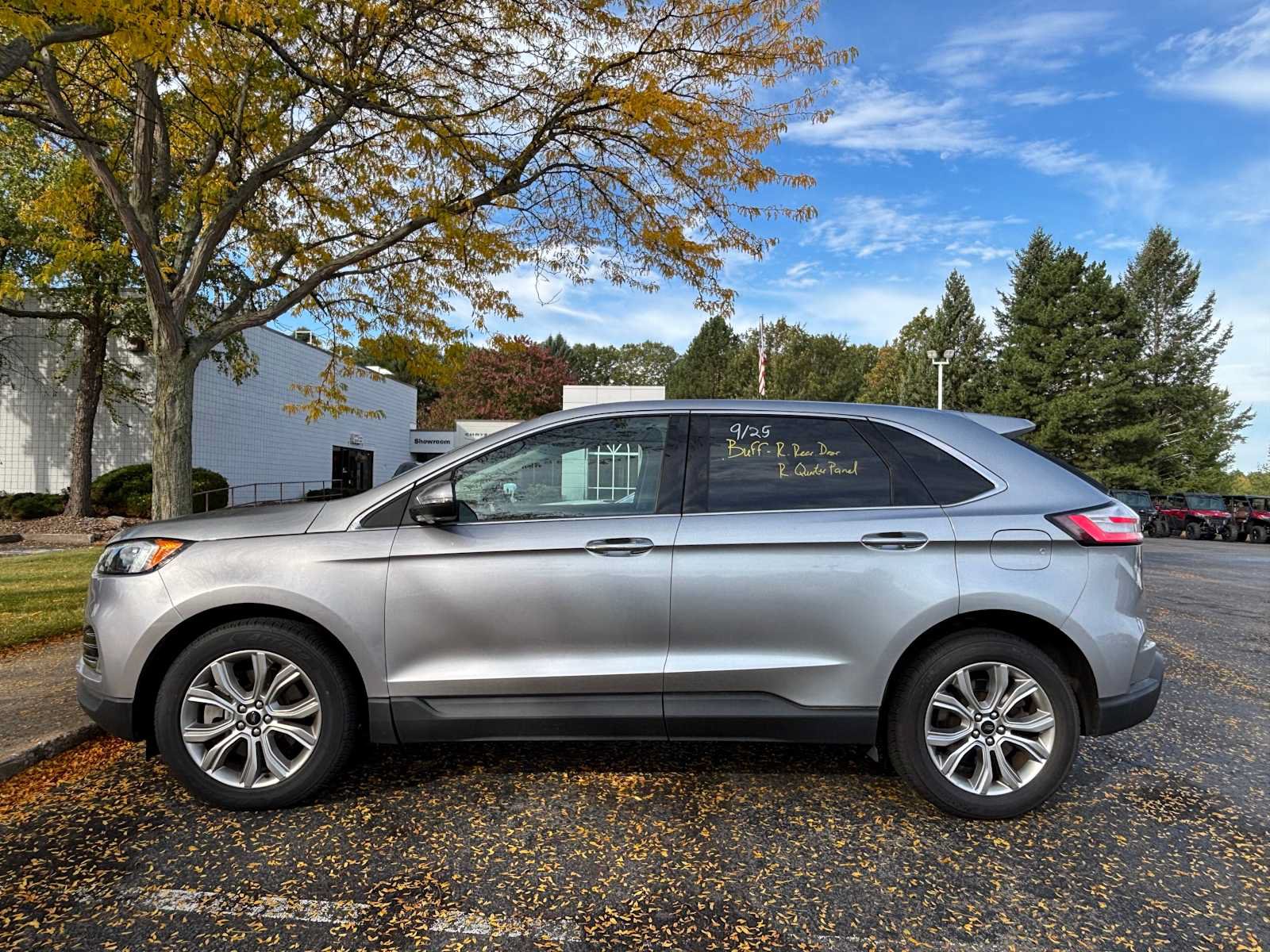 Used 2024 Ford Edge Titanium AWD/4WD image 3