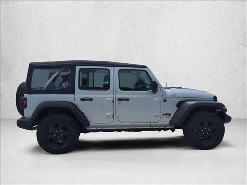 Used 2022 Jeep Wrangler Unlimited Sport AWD/4WD image 4
