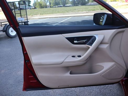 Used 2017 Nissan Altima 2.5 SV FWD image 23