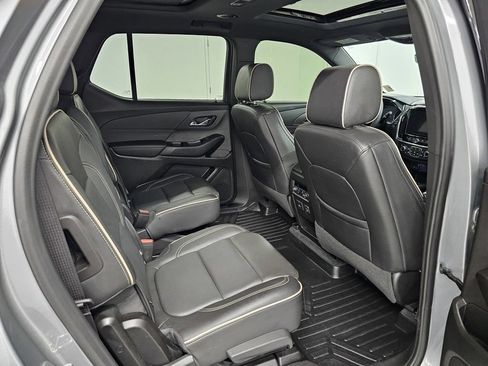 Used 2023 Chevrolet Traverse Premier AWD/4WD image 28