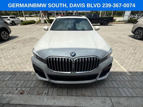 Used 2021 BMW 740i w/ M Sport Package RWD image 11