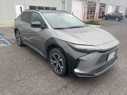 Used 2024 Toyota bZ4X XLE image 3