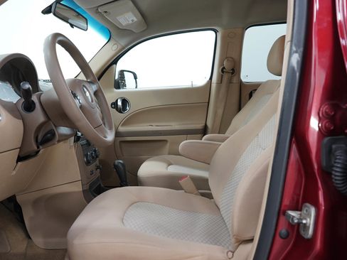Used 2009 Chevrolet HHR LT FWD image 21