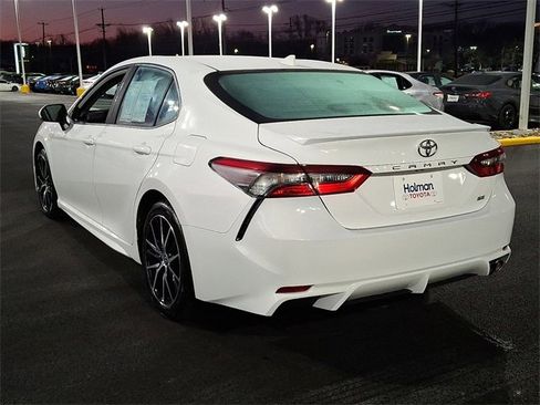 Certified 2024 Toyota Camry SE image 5