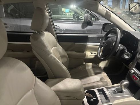 Used 2014 Subaru Legacy 2.5i AWD/4WD image 10