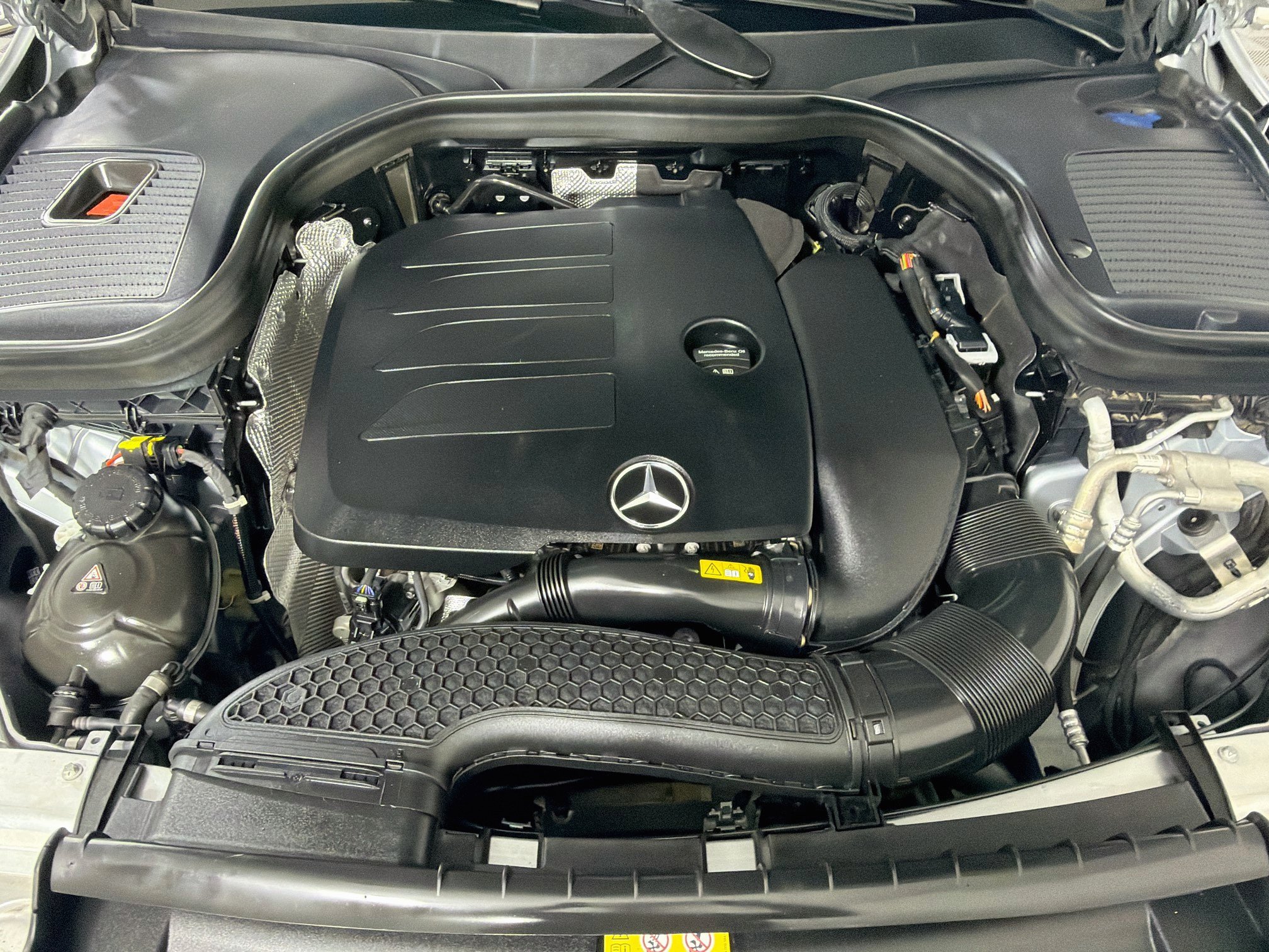 Used 2021 Mercedes-Benz GLC 300 4MATIC w/ Premium Package image 33