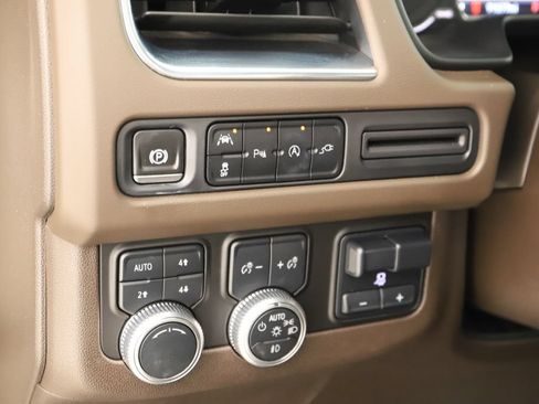 Used 2021 GMC Yukon SLT w/ SLT Luxury Plus Package AWD/4WD image 26