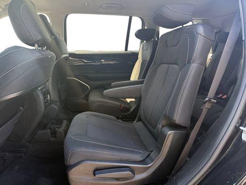 Used 2021 Jeep Grand Cherokee L Laredo w/ Luxury Tech Group I AWD/4WD image 13