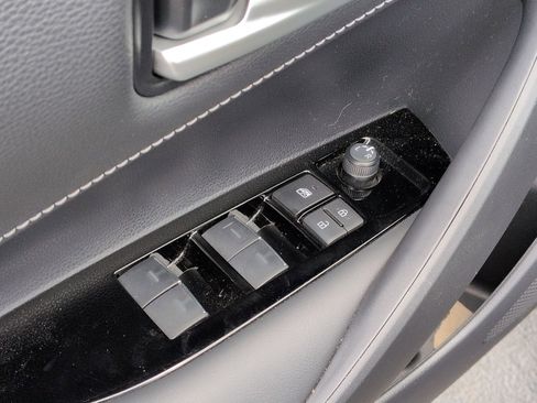 Used 2025 Toyota Corolla SE w/ SE Package FWD image 15