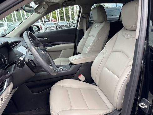 Certified 2023 Cadillac XT4 Luxury image 11
