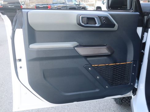Used 2023 Ford Bronco Badlands image 29