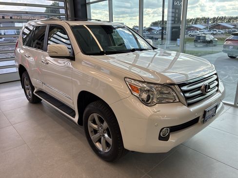 Used 2013 Lexus GX 460 Premium AWD/4WD image 2
