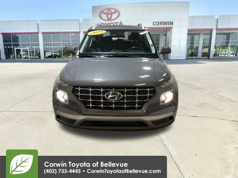 Used 2025 Hyundai Venue SEL image 8