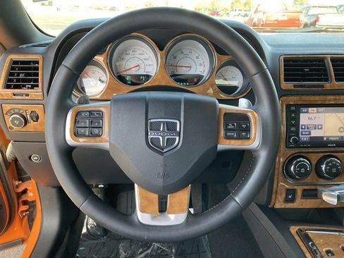 Used 2014 Dodge Challenger R/T image 17