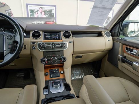 Used 2016 Land Rover LR4 HSE LUX image 45