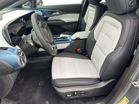 New 2026 Chevrolet Equinox EV LT image 9