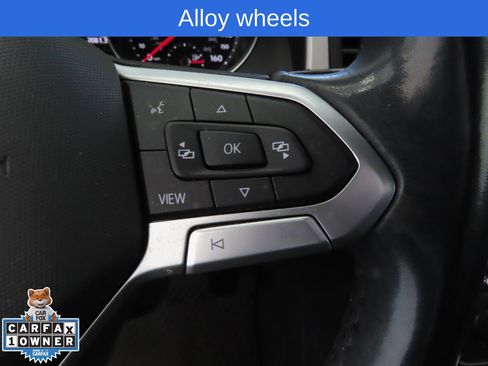 Used 2020 Volkswagen Atlas Cross Sport SE w/ Towing Package image 16