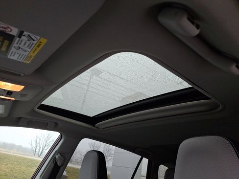 Used 2018 Toyota RAV4 XLE image 14