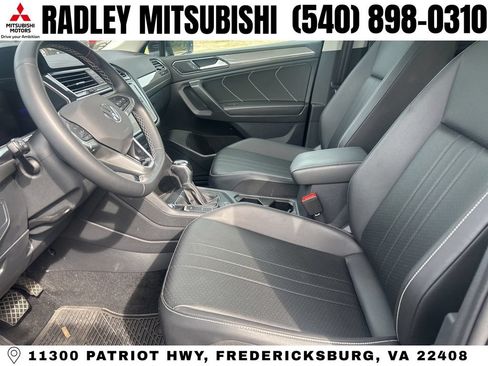 Used 2023 Volkswagen Tiguan SE w/ Panoramic Sunroof Package AWD/4WD image 10