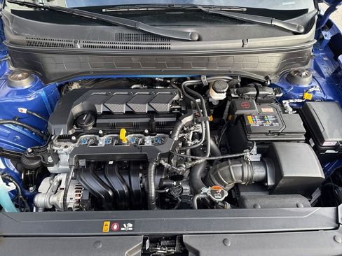 Used 2025 Hyundai Venue SEL image 22