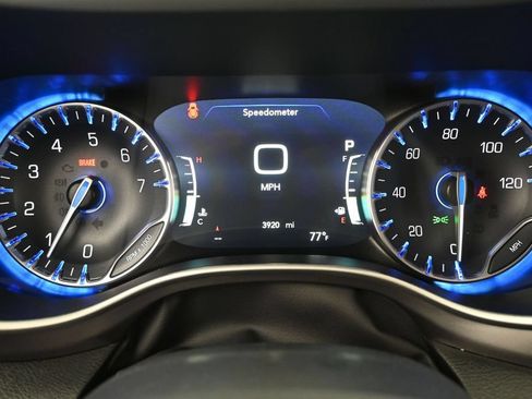 Used 2026 Chrysler Voyager LX FWD image 16
