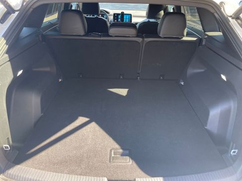 Used 2025 Volkswagen Atlas Cross Sport SE image 27