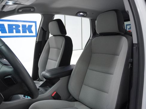 Used 2024 GMC Terrain SLE image 16