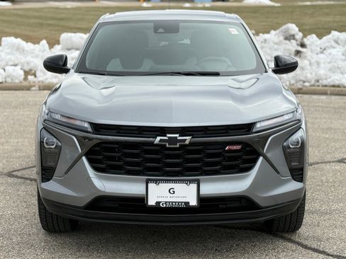 Used 2024 Chevrolet Trax RS image 7