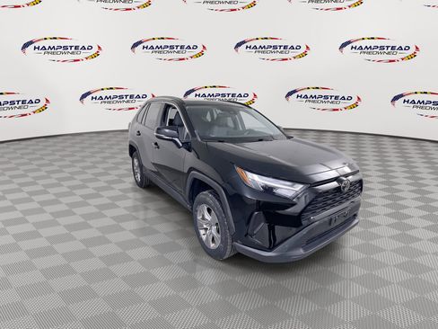 Used 2022 Toyota RAV4 XLE w/ Convenience Package AWD/4WD image 2