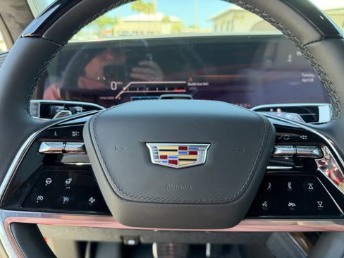 New 2026 Cadillac Escalade Platinum Sport w/ LPO, ONYX Package AWD/4WD image 34