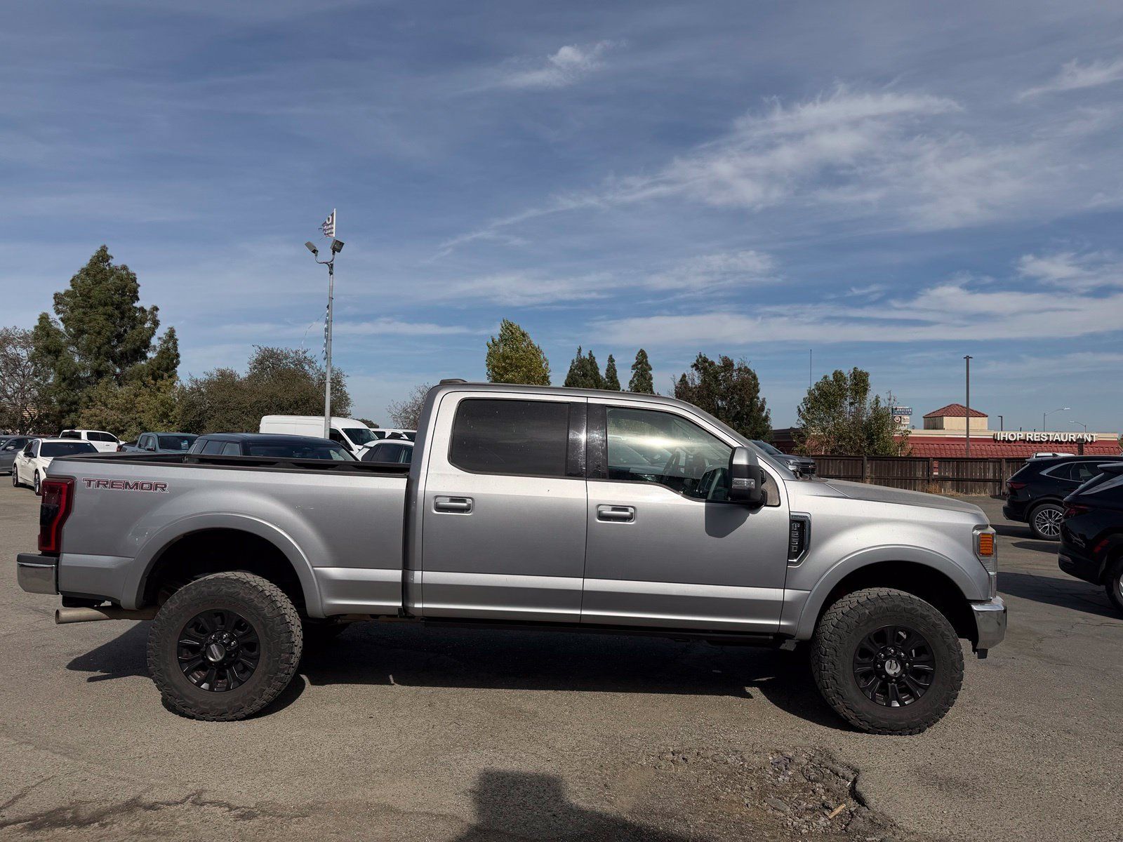 Used 2020 Ford F250 Lariat w/ Tremor Off-Road Package AWD/4WD image 6