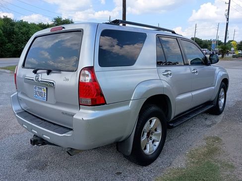 Used 2007 Toyota 4Runner SR5 RWD image 5