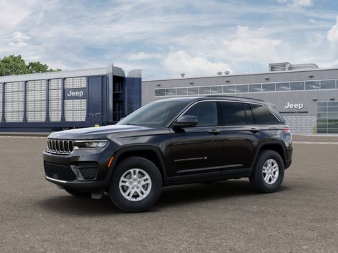 New 2025 Jeep Grand Cherokee Laredo image 23