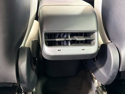 Used 2022 Tesla Model Y Performance AWD/4WD image 25