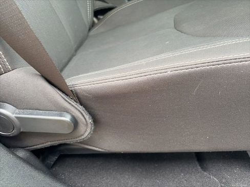 Used 2018 Jeep Wrangler Unlimited Sahara w/ Connectivity Group image 23