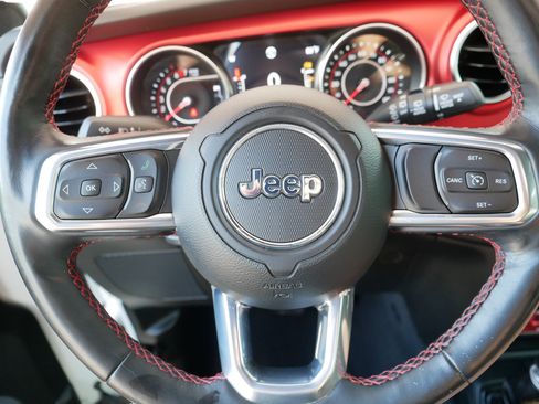 Used 2021 Jeep Wrangler Unlimited Rubicon AWD/4WD image 25