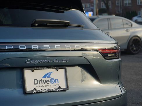 Used 2019 Porsche Cayenne Turbo image 8