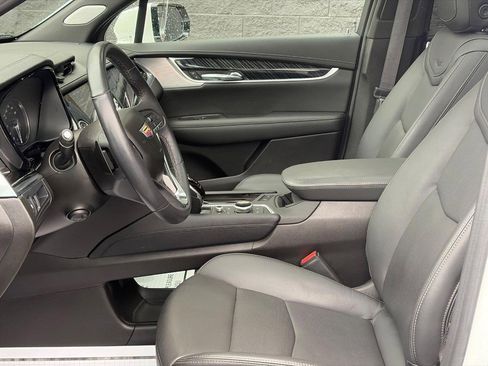 Certified 2024 Cadillac XT6 Premium Luxury AWD/4WD image 17