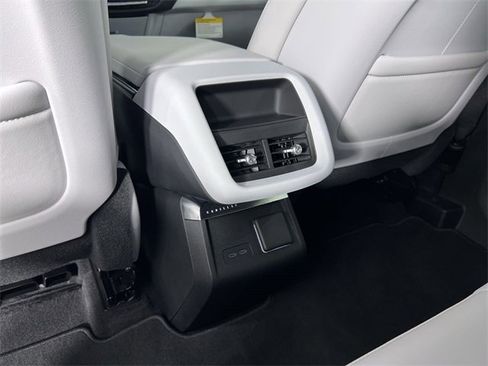 Used 2026 Cadillac Lyriq Premium Luxury image 22