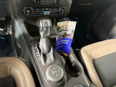 Used 2023 Ford Bronco Wildtrak image 20