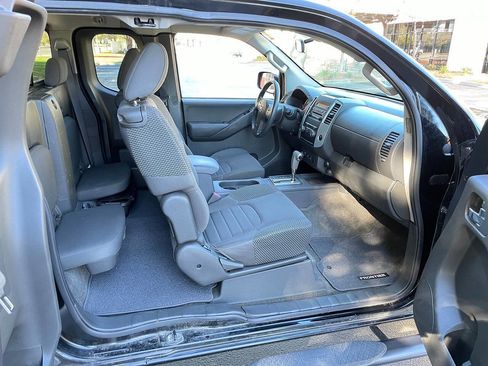 Used 2012 Nissan Frontier SV w/ Sport Appearance Pkg image 10