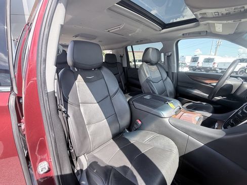 Used 2019 Cadillac Escalade ESV Premium Luxury AWD/4WD image 10