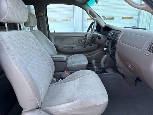 Used 2003 Toyota Tacoma 4x4 Xtracab V6 image 11