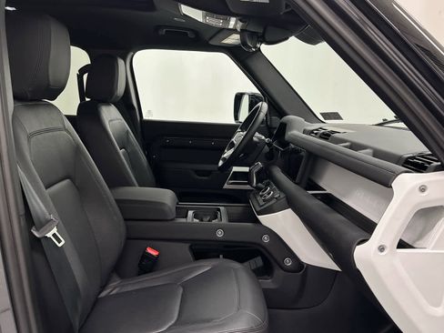 Used 2024 Land Rover Defender 110 S image 18