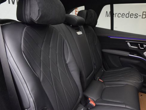 New 2026 Mercedes-Benz EQS 550 4MATIC SUV image 19