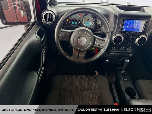 Used 2012 Jeep Wrangler Unlimited Rubicon w/ Dual Top Group AWD/4WD image 20