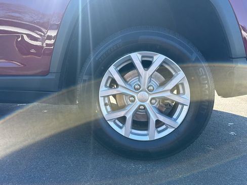 Used 2023 Jeep Grand Cherokee Limited image 12