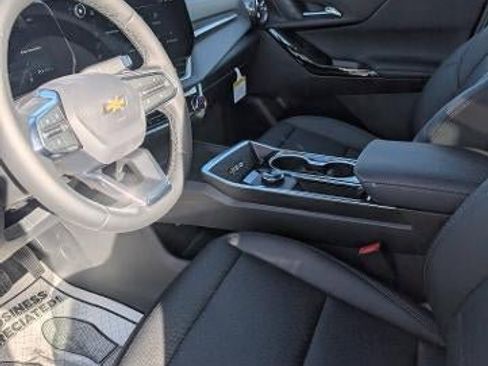 New 2026 Chevrolet Equinox LT w/ Convenience Package II image 10