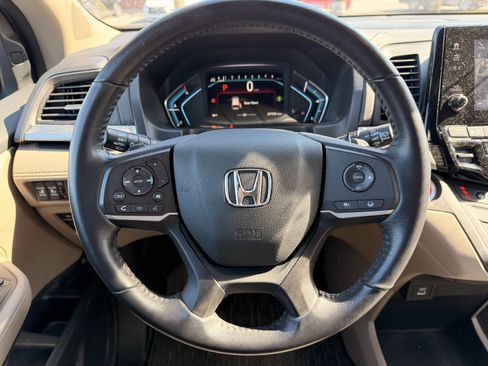 Used 2023 Honda Odyssey EX-L image 17
