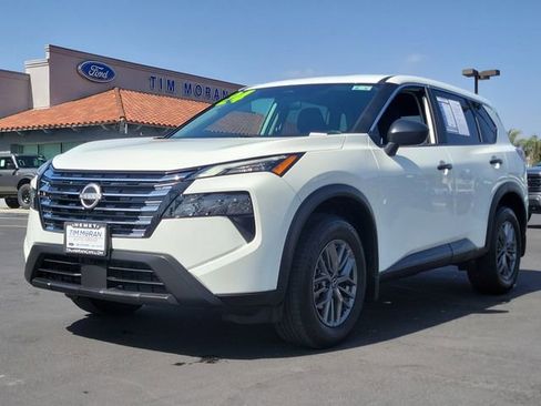 Used 2024 Nissan Rogue S FWD image 5